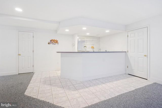 9454 SEVEN LOCKS RD, Bethesda, MD 20817