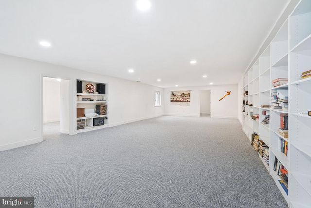 9454 SEVEN LOCKS RD, Bethesda, MD 20817