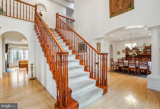 9454 SEVEN LOCKS RD, Bethesda, MD 20817