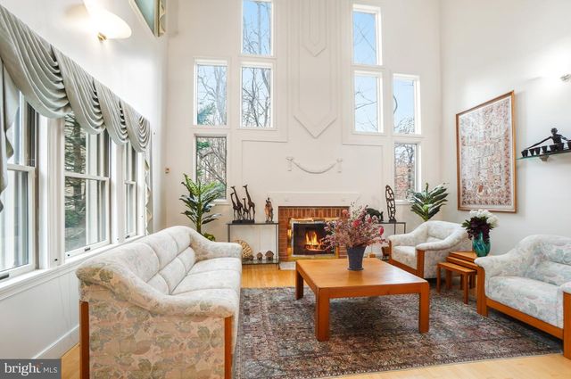 9454 SEVEN LOCKS RD, Bethesda, MD 20817