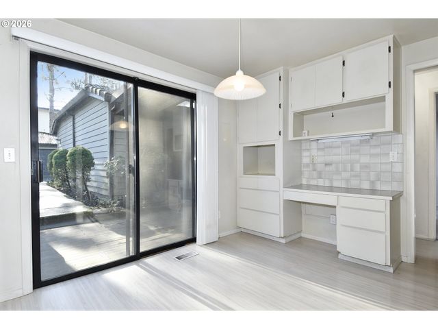 7644 Sw CRESMOOR Dr, Beaverton, OR 97008