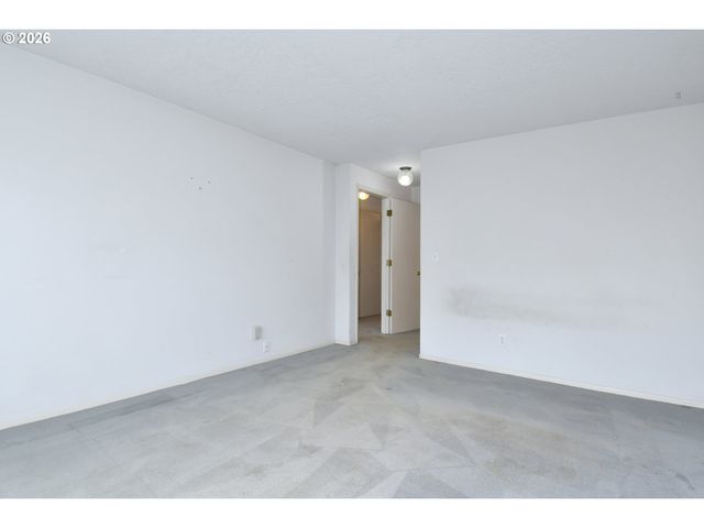 7644 Sw CRESMOOR Dr, Beaverton, OR 97008