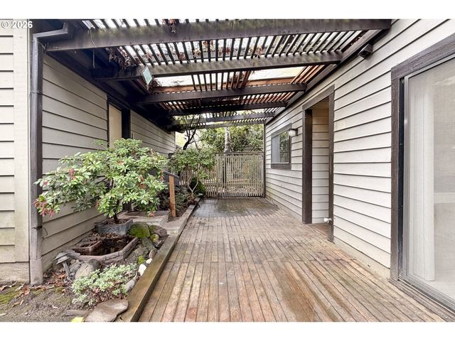 7644 Sw CRESMOOR Dr, Beaverton, OR 97008