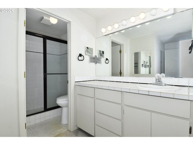 7644 Sw CRESMOOR Dr, Beaverton, OR 97008