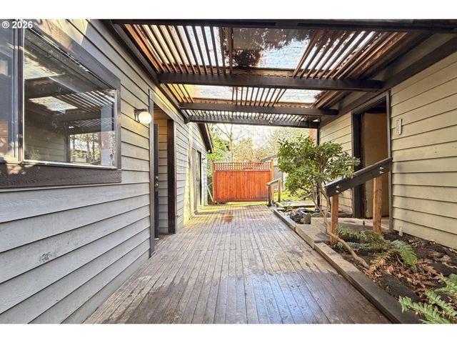 7644 Sw CRESMOOR Dr, Beaverton, OR 97008