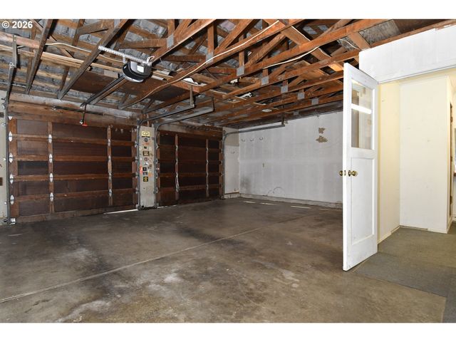 7644 Sw CRESMOOR Dr, Beaverton, OR 97008