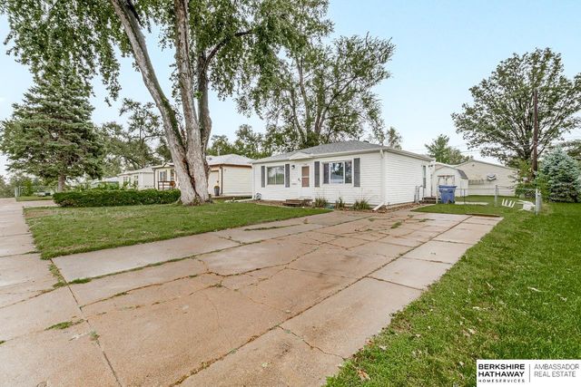 7309 Joseph Avenue, La Vista, NE 68128