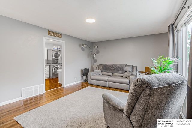 7309 Joseph Avenue, La Vista, NE 68128