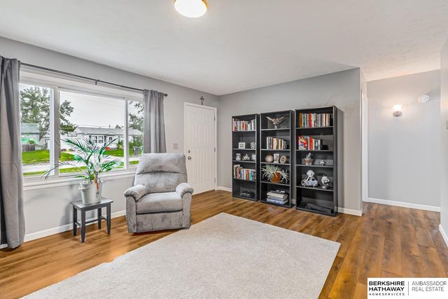 7309 Joseph Avenue, La Vista, NE 68128