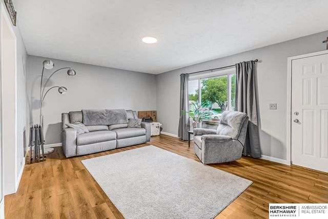7309 Joseph Avenue, La Vista, NE 68128