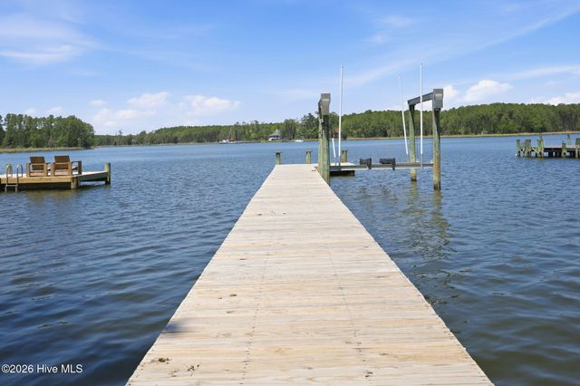 185 Barnes-Foster Loop Road, Belhaven, NC 27810