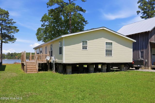 185 Barnes-Foster Loop Road, Belhaven, NC 27810
