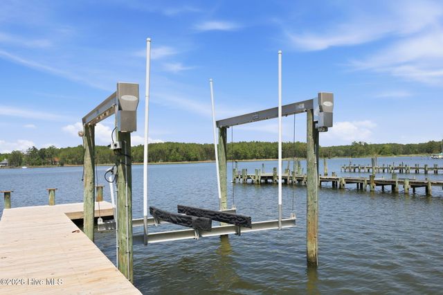 185 Barnes-Foster Loop Road, Belhaven, NC 27810