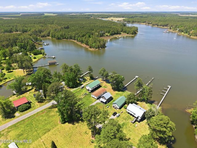 185 Barnes-Foster Loop Road, Belhaven, NC 27810