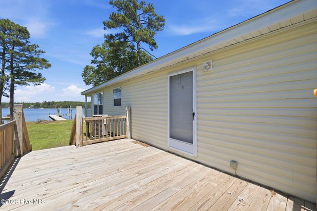 185 Barnes-Foster Loop Road, Belhaven, NC 27810