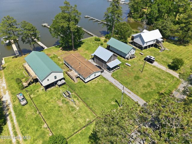 185 Barnes-Foster Loop Road, Belhaven, NC 27810