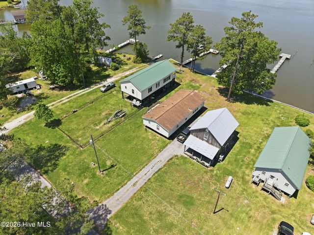 185 Barnes-Foster Loop Road, Belhaven, NC 27810