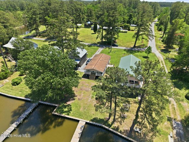185 Barnes-Foster Loop Road, Belhaven, NC 27810