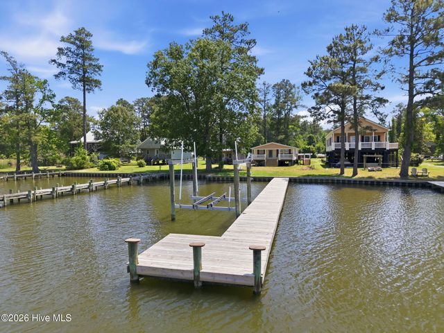 185 Barnes-Foster Loop Road, Belhaven, NC 27810