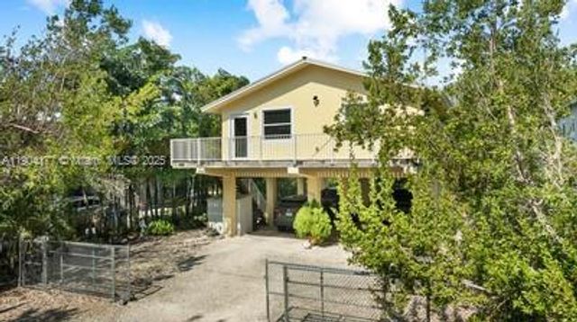 1021 Valencia Rd, Key Largo, FL 33037