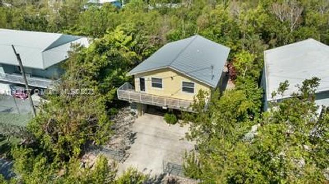 1021 Valencia Rd, Key Largo, FL 33037