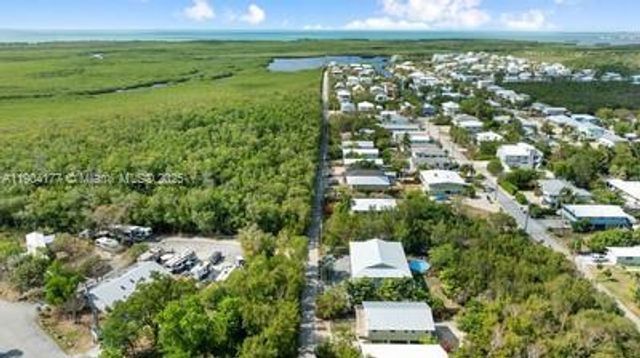 1021 Valencia Rd, Key Largo, FL 33037
