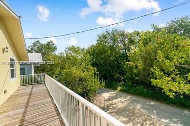 1021 Valencia Rd, Key Largo, FL 33037