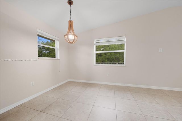 1021 Valencia Rd, Key Largo, FL 33037