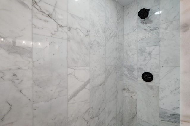 2704 Loyola LN, Austin, TX 78723