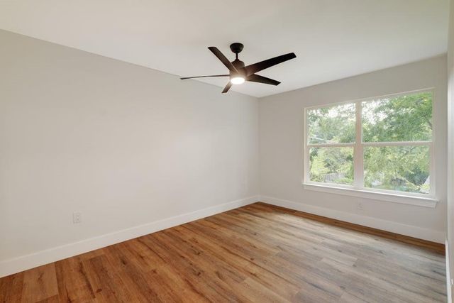 2704 Loyola LN, Austin, TX 78723