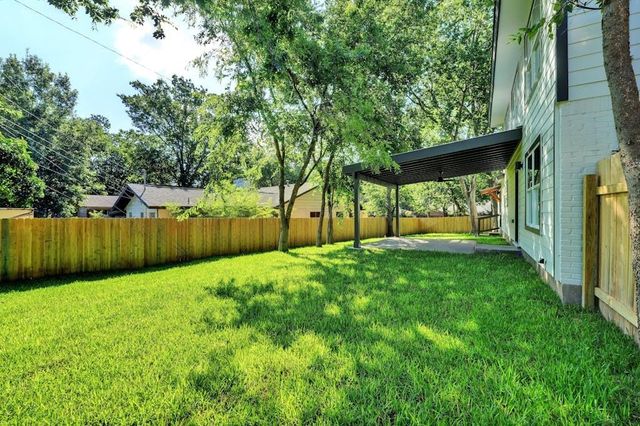 2704 Loyola LN, Austin, TX 78723