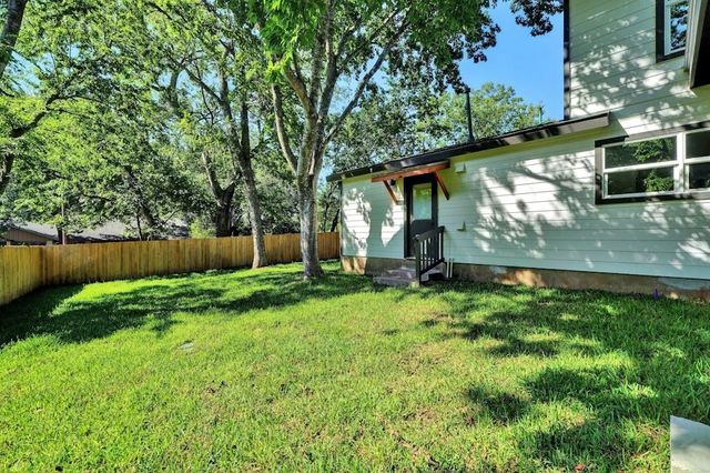 2704 Loyola LN, Austin, TX 78723