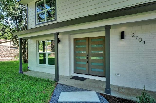 2704 Loyola LN, Austin, TX 78723