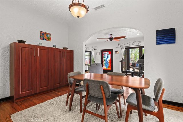 11232 Oxnard Street, North Hollywood, CA 91606