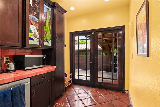 11232 Oxnard Street, North Hollywood, CA 91606