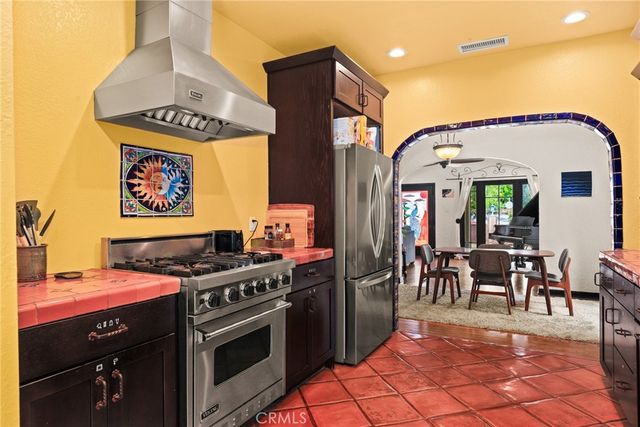 11232 Oxnard Street, North Hollywood, CA 91606