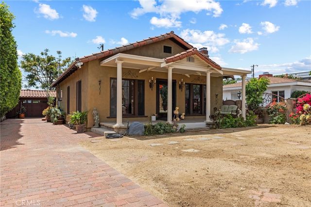 11232 Oxnard Street, North Hollywood, CA 91606