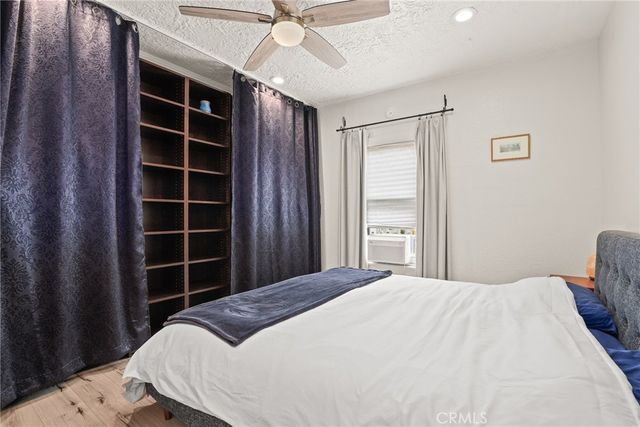 11232 Oxnard Street, North Hollywood, CA 91606