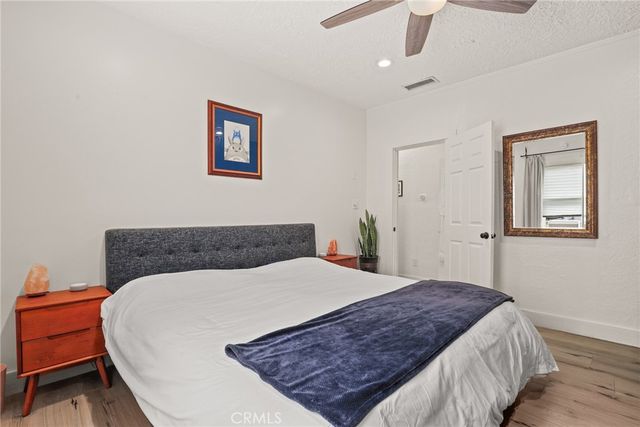 11232 Oxnard Street, North Hollywood, CA 91606