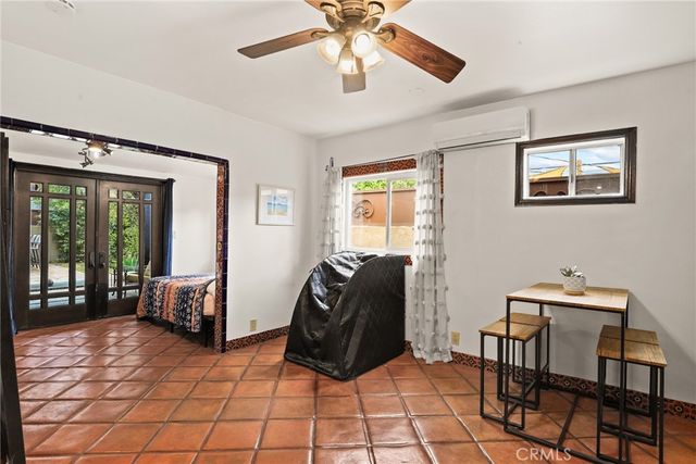 11232 Oxnard Street, North Hollywood, CA 91606