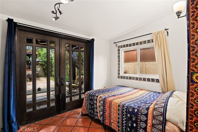 11232 Oxnard Street, North Hollywood, CA 91606