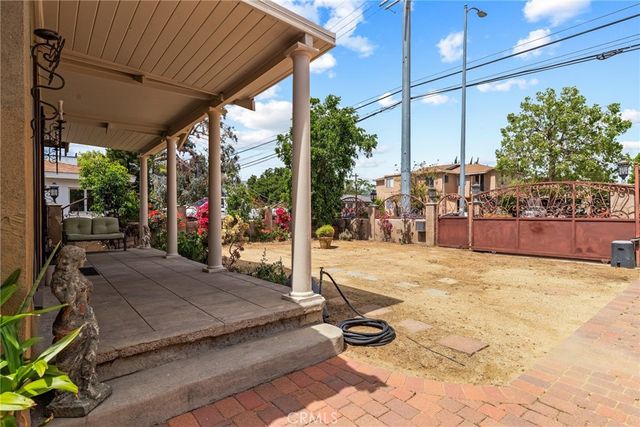 11232 Oxnard Street, North Hollywood, CA 91606