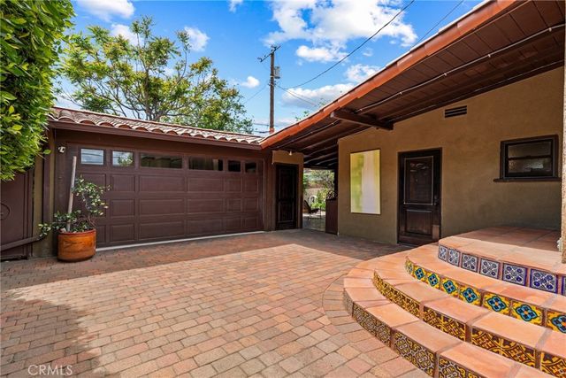 11232 Oxnard Street, North Hollywood, CA 91606