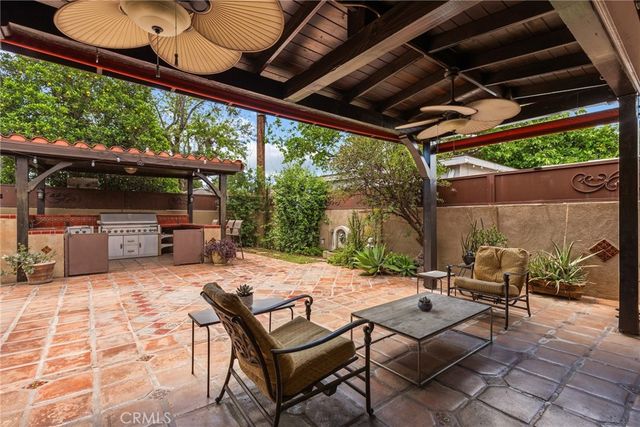 11232 Oxnard Street, North Hollywood, CA 91606