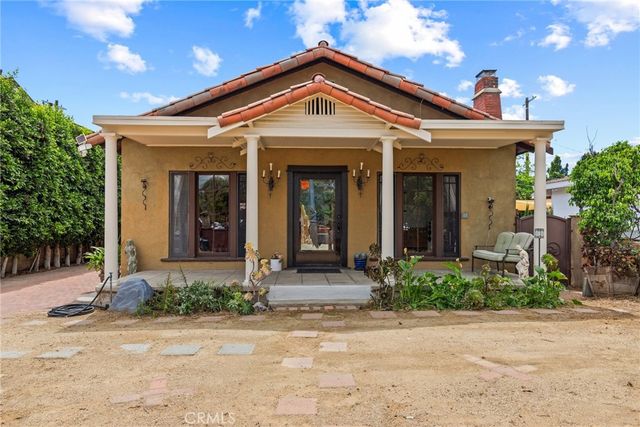 11232 Oxnard Street, North Hollywood, CA 91606