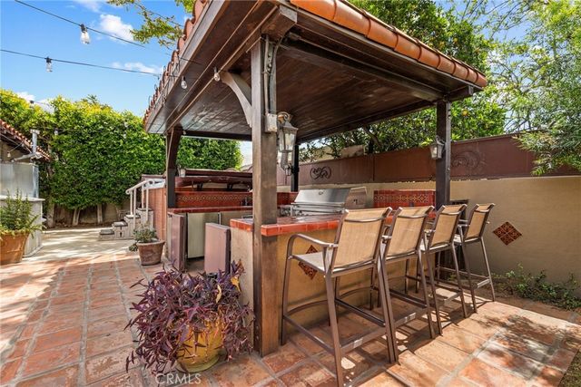 11232 Oxnard Street, North Hollywood, CA 91606