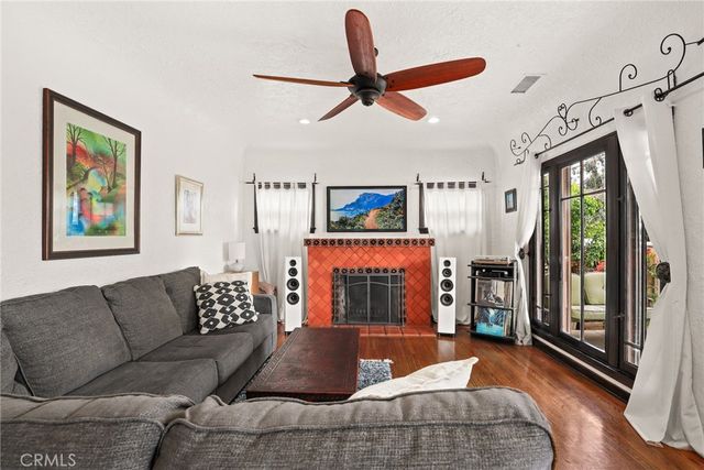 11232 Oxnard Street, North Hollywood, CA 91606