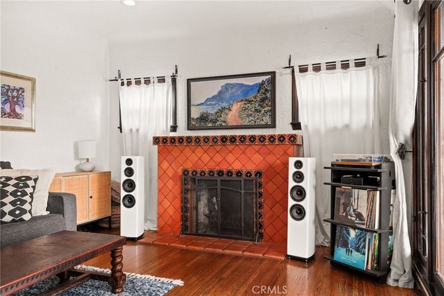 11232 Oxnard Street, North Hollywood, CA 91606