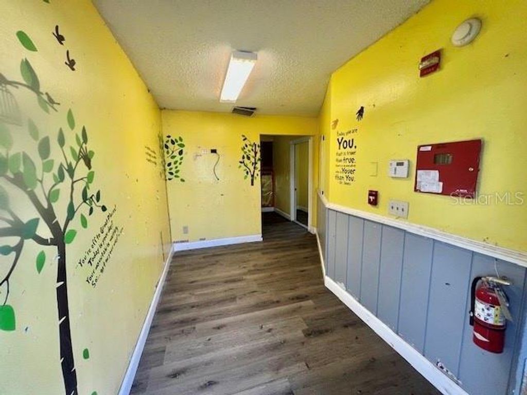 Image 10 of property listing at 4527 CARTER STREET, Orlando, FL 32811