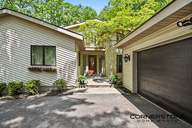 2111 Northridge Drive Ne, Plainfield Twp, MI 49525